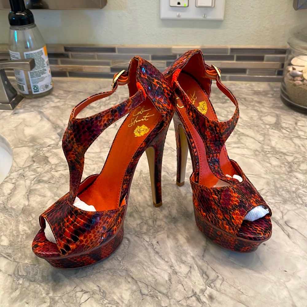 Beautiful Colin Stuart playform heels